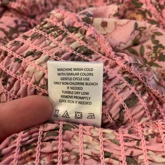 🍄 Smocked Cut-Out Dress NWT Madden NYC Junior Large Short Puffy Sleeves Floral - Picture 11 of 11